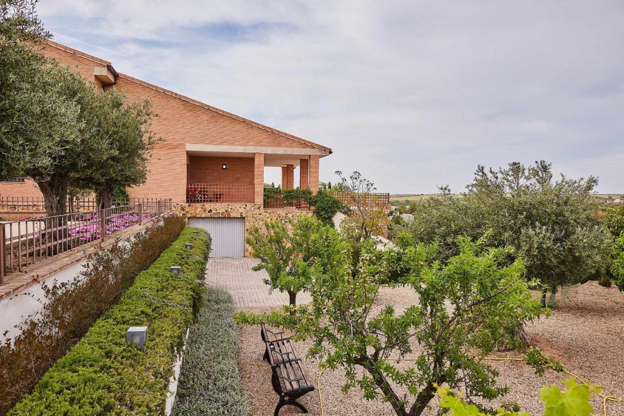 Villa Alcotan Layos By Toledo Ap Exterior photo